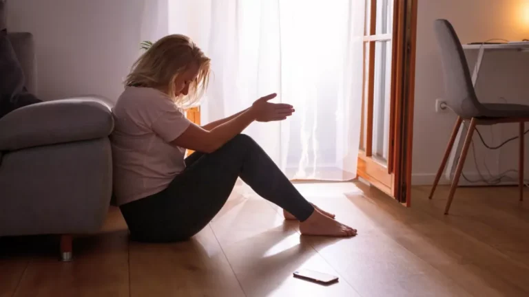 79 % sebevrahů jsou muži. Dostupná pomoc může být tím, co rozhodne o životě či smrti